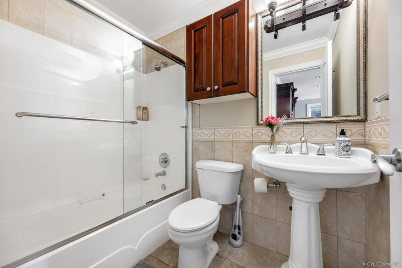 Share Home 1Bd Suite In Коквітлам Екстер'єр фото